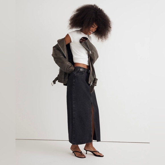Madewell- Denim Mid-Rise Maxi Skirt in Lunar Wash - Picture 4 of 7